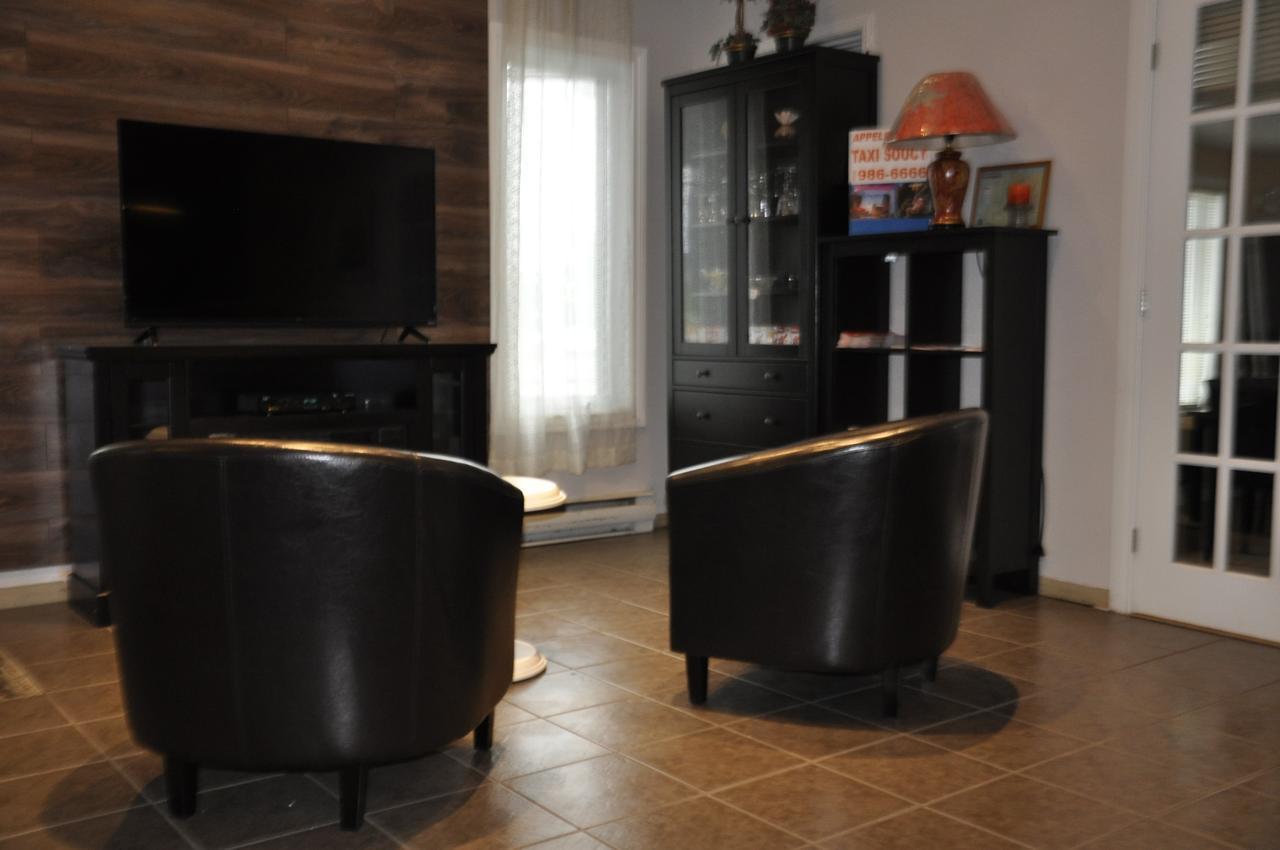 Motel Les Pignons Verts Buckingham Εξωτερικό φωτογραφία