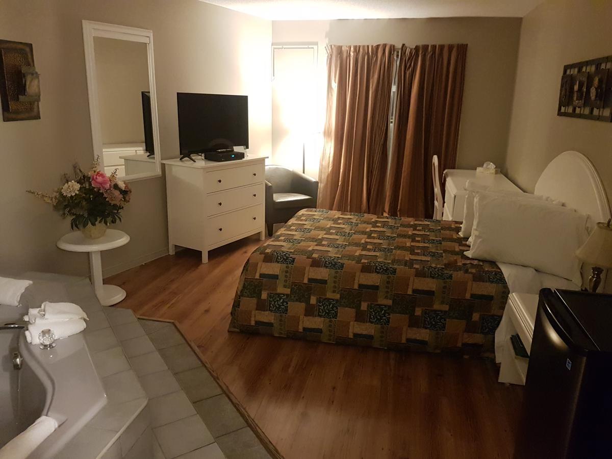 Motel Les Pignons Verts Buckingham Εξωτερικό φωτογραφία
