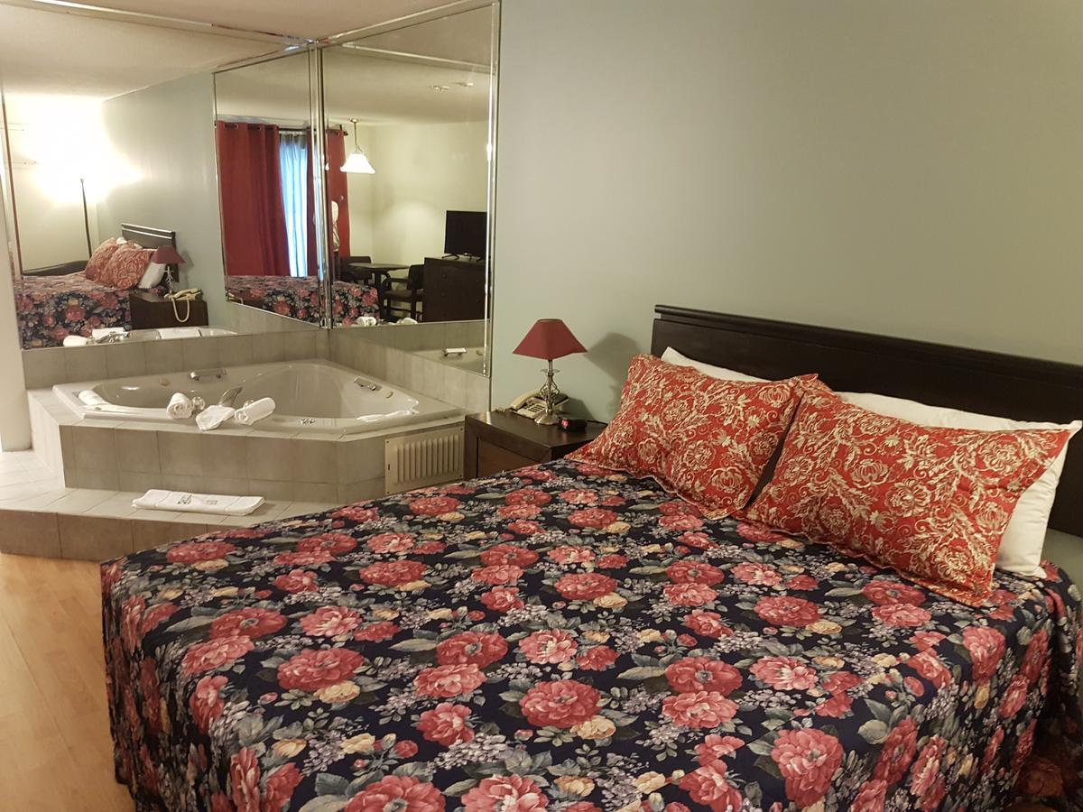 Motel Les Pignons Verts Buckingham Εξωτερικό φωτογραφία