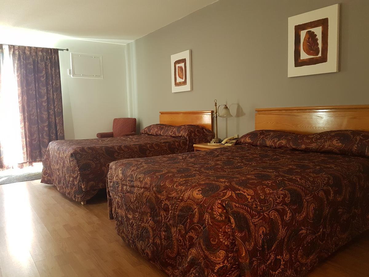 Motel Les Pignons Verts Buckingham Εξωτερικό φωτογραφία